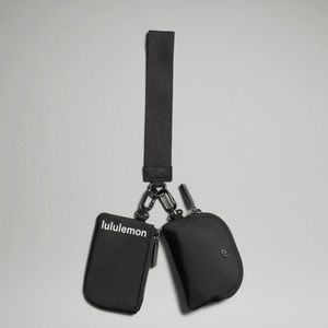 lululemon Dual Pouch Wristlet in Black One Size New NWT